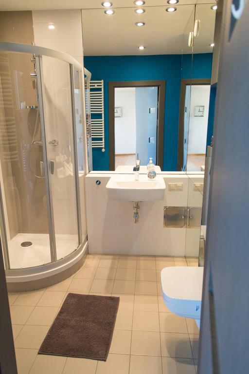 Modern Apartment In City Center Cracovia Esterno foto
