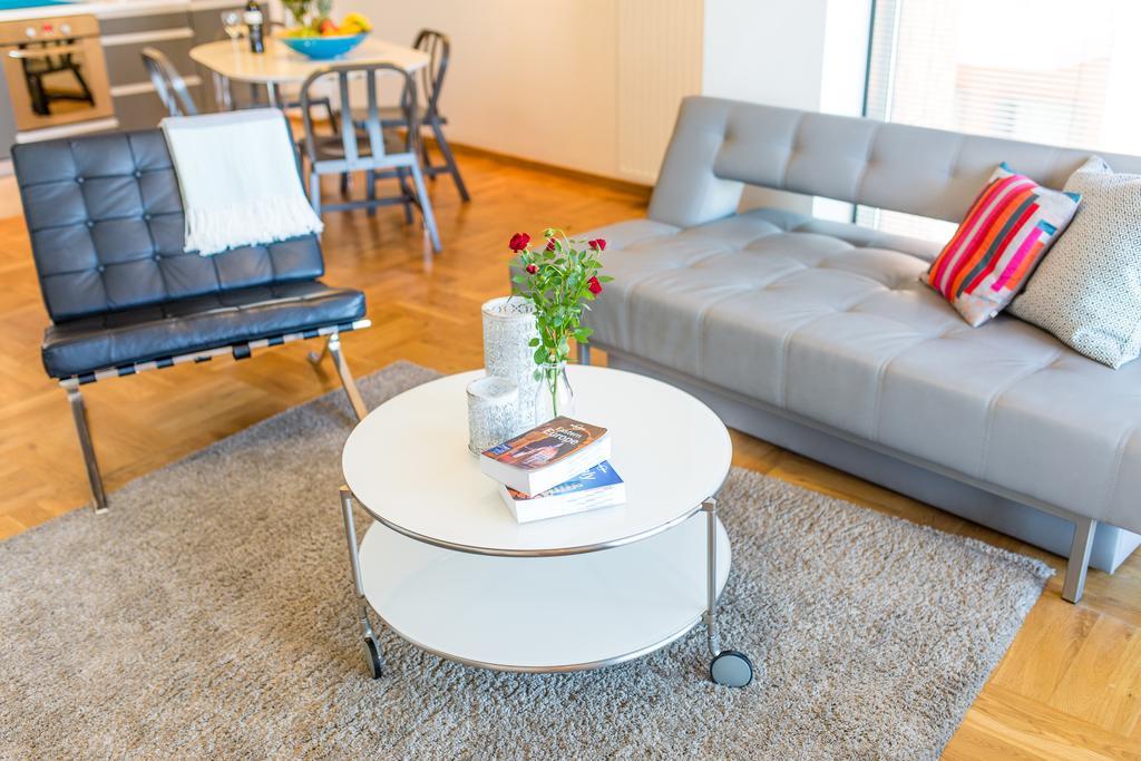 Modern Apartment In City Center Cracovia Esterno foto